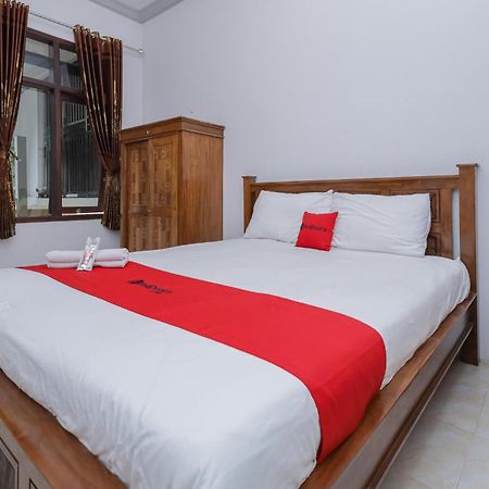 Reddoorz At Pondok Candra Sorabaya Extérieur photo