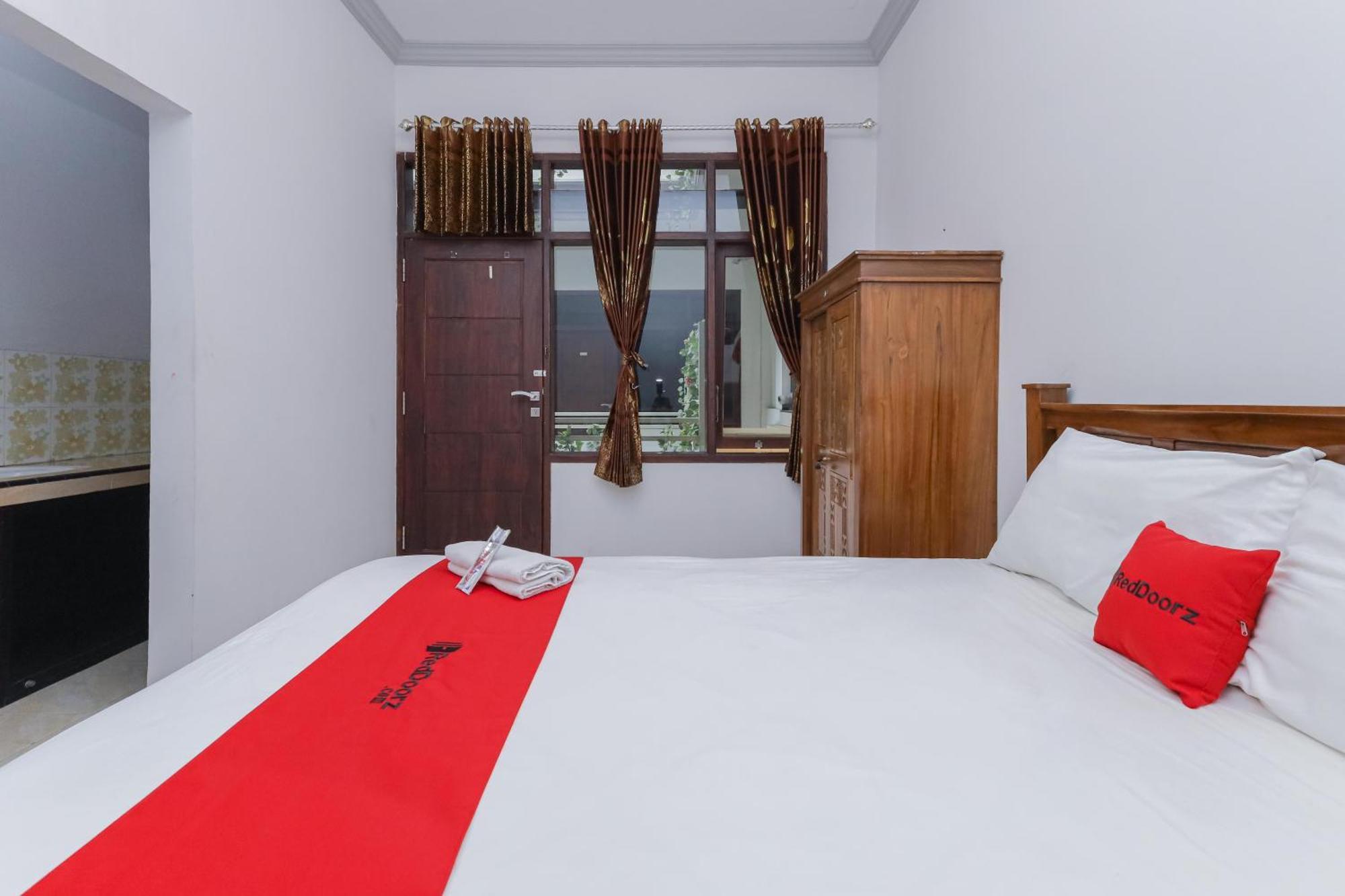 Reddoorz At Pondok Candra Sorabaya Extérieur photo